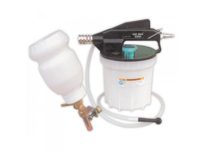 Приспособление для замены тормозной жидкости с заливным бачком